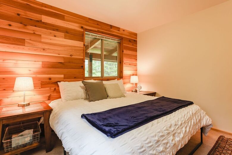Relax in Cottonwood Cabin - Packwood, Washington