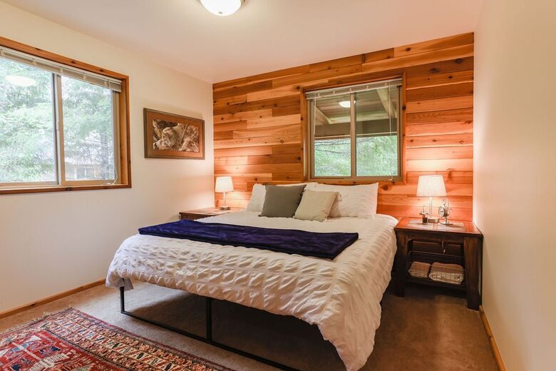 Relax in Cottonwood Cabin - Packwood, Washington