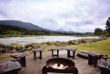 Relax in Cottonwood Cabin - Packwood, Washington
