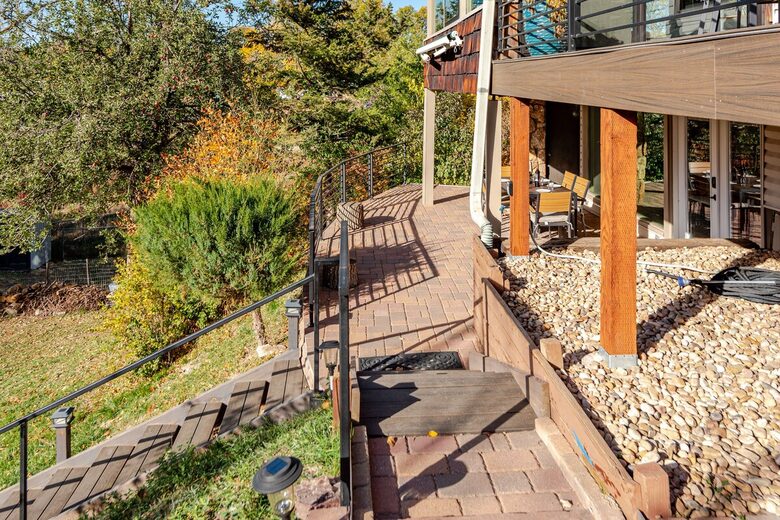 Urban Retreat with Red Rocks Charm - Arvada, Colorado