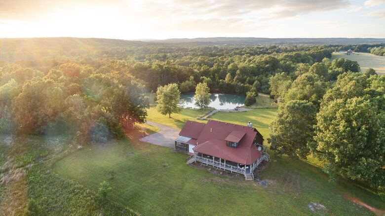 Farmington Countryside Retreat with Private Pond - Farmington, Missouri
