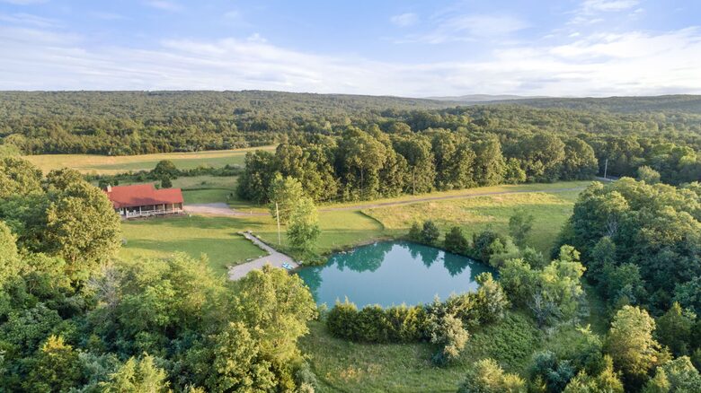 Farmington Countryside Retreat with Private Pond - Farmington, Missouri