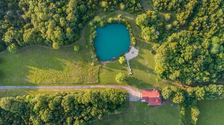 Farmington Countryside Retreat with Private Pond - Farmington, Missouri