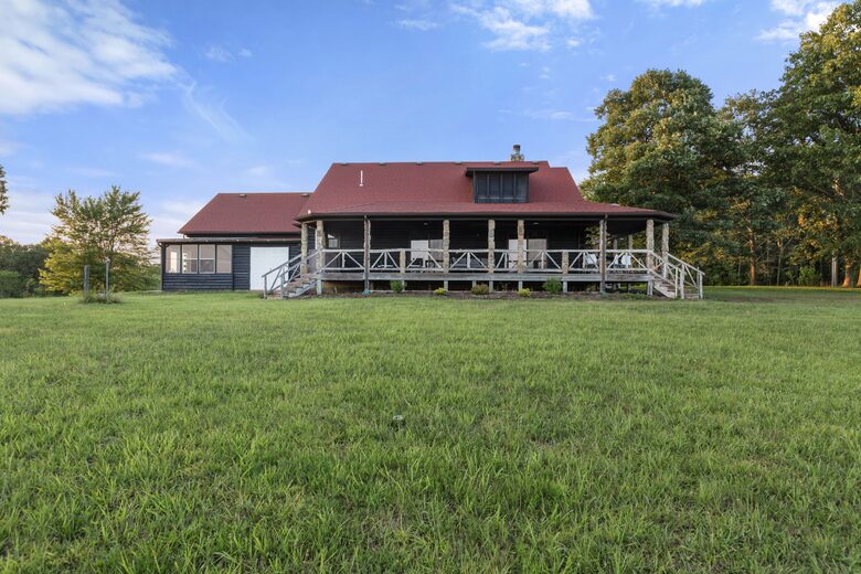 Farmington Countryside Retreat with Private Pond - Farmington, Missouri