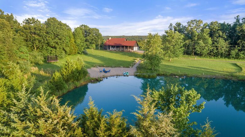 Farmington Countryside Retreat with Private Pond - Farmington, Missouri