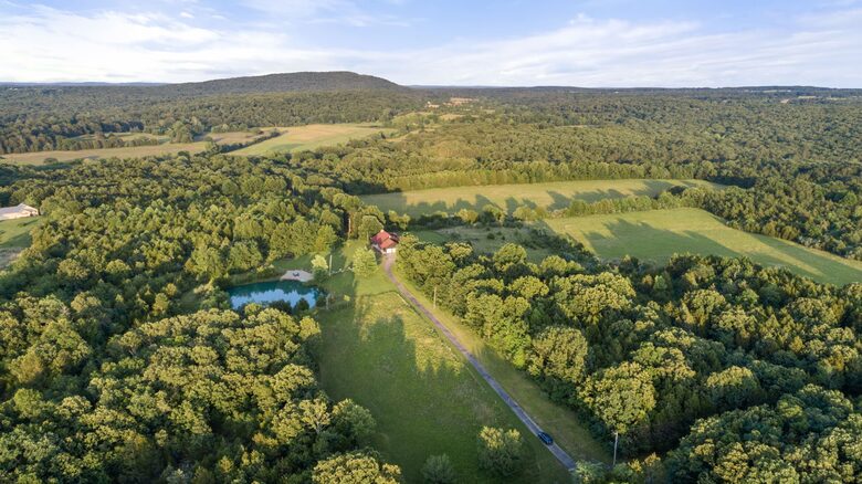Farmington Countryside Retreat with Private Pond - Farmington, Missouri