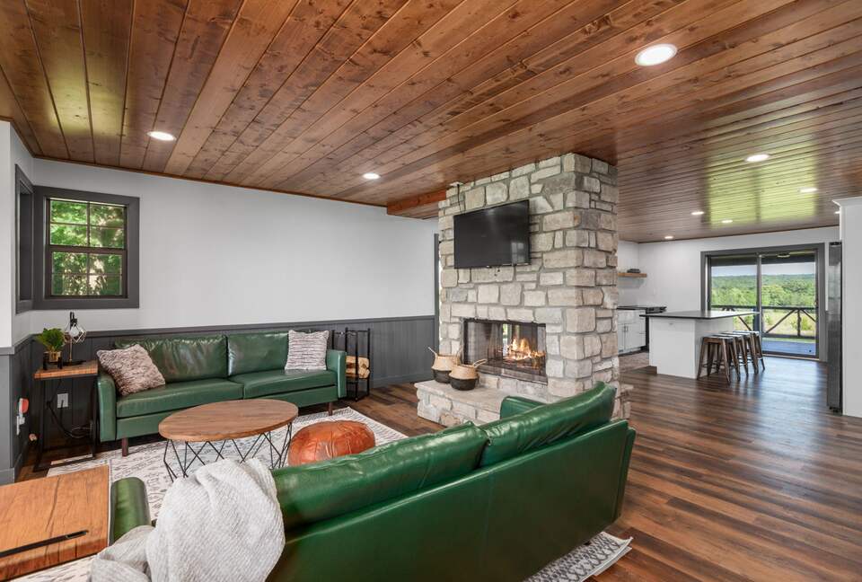 Farmington Countryside Retreat with Private Pond - Farmington, Missouri