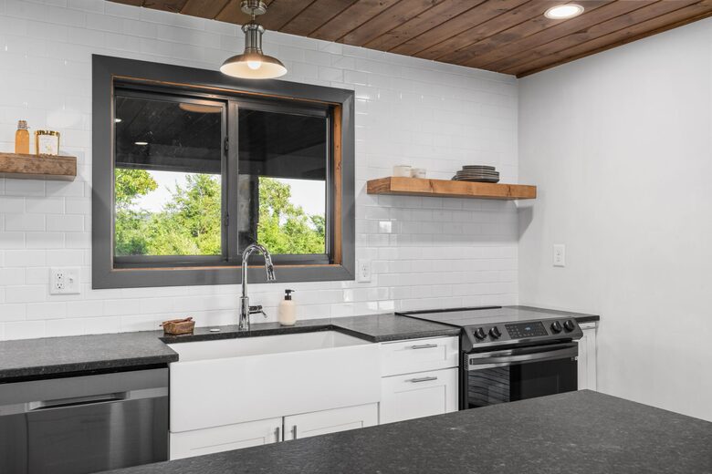 Farmington Countryside Retreat with Private Pond - Farmington, Missouri