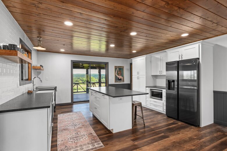 Farmington Countryside Retreat with Private Pond - Farmington, Missouri