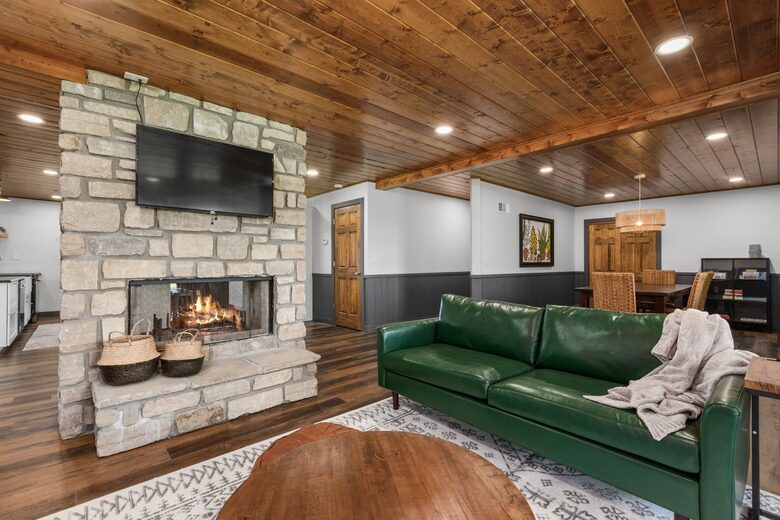 Farmington Countryside Retreat with Private Pond - Farmington, Missouri
