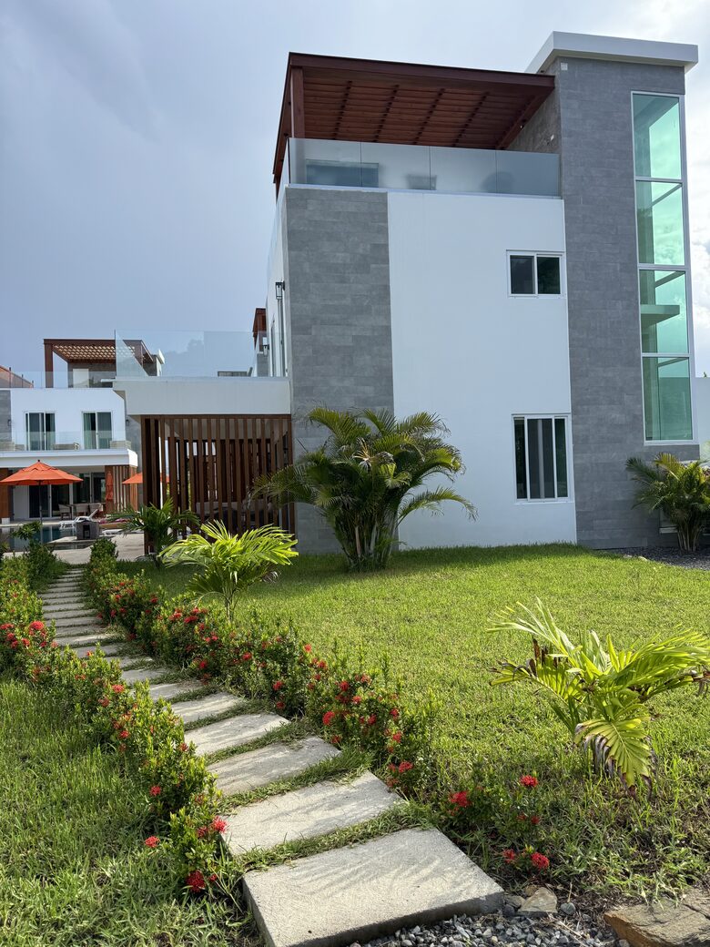 West Bay Roatan Island: Luxury Villa at Caribbean Sea - West Bay, Honduras