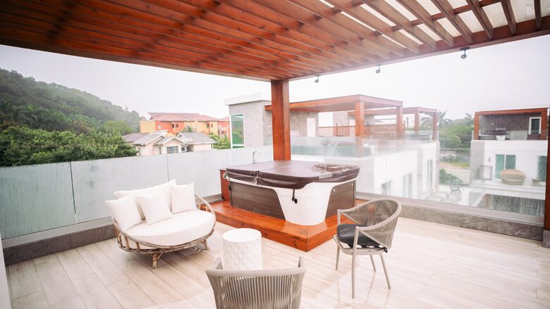 West Bay Roatan Island: Luxury Villa at Caribbean Sea - West Bay, Honduras