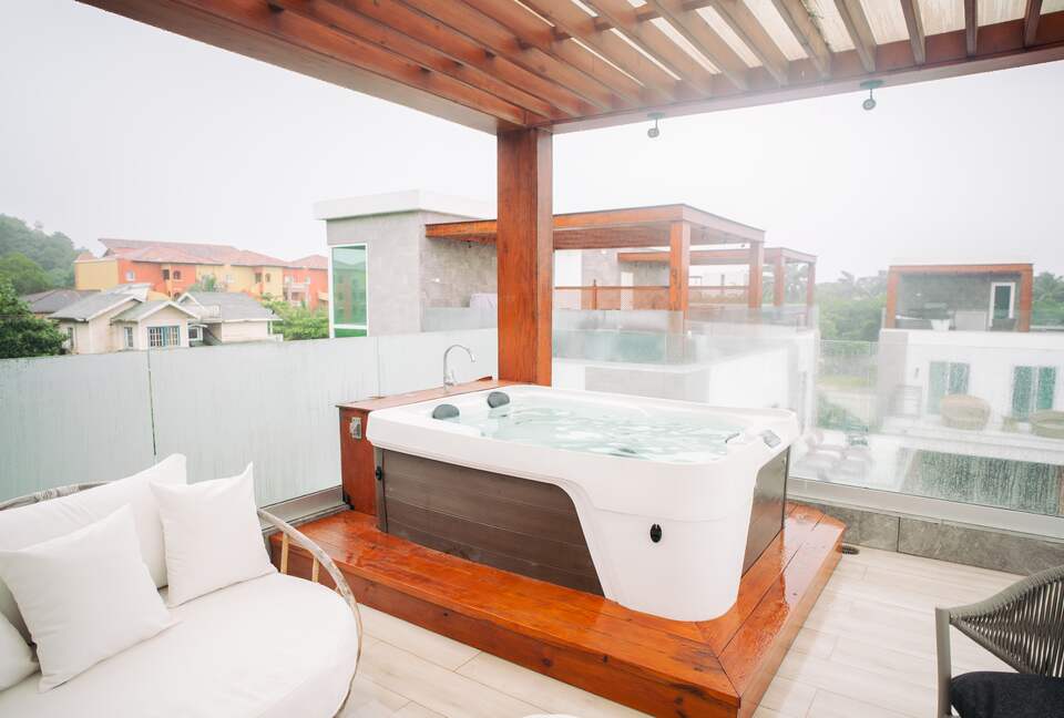 West Bay Roatan Island: Luxury Villa at Caribbean Sea - West Bay, Honduras