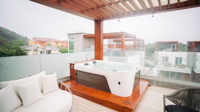 West Bay Roatan Island: Luxury Villa at Caribbean Sea - West Bay, Honduras