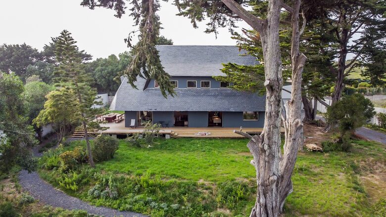 Contemporary Comfort Meets Rustic Charm by the Sea - Praia Da Maca, Colares, Portugal