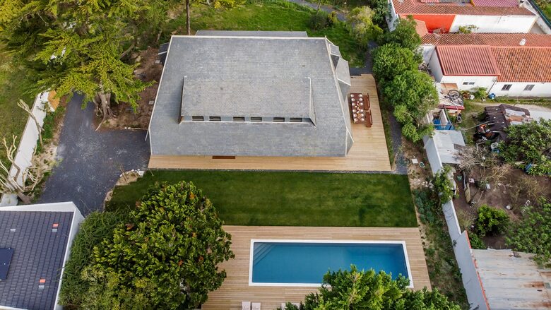 Contemporary Comfort Meets Rustic Charm by the Sea - Praia Da Maca, Colares, Portugal