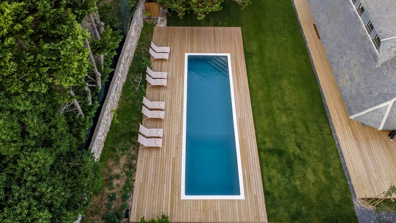 Contemporary Comfort Meets Rustic Charm by the Sea - Praia Da Maca, Colares, Portugal