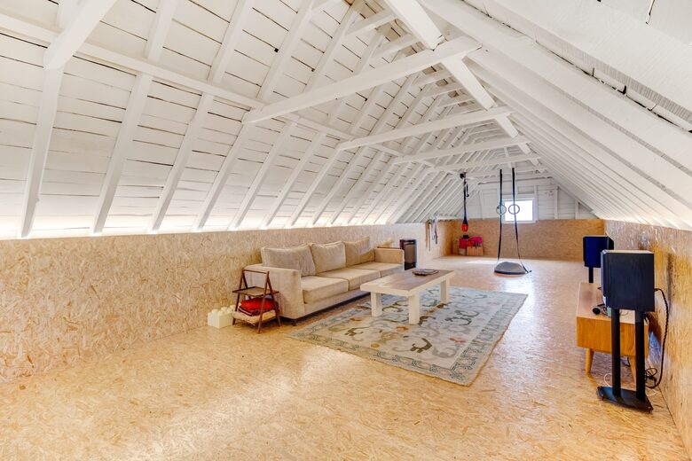 Contemporary Comfort Meets Rustic Charm by the Sea - Praia Da Maca, Colares, Portugal