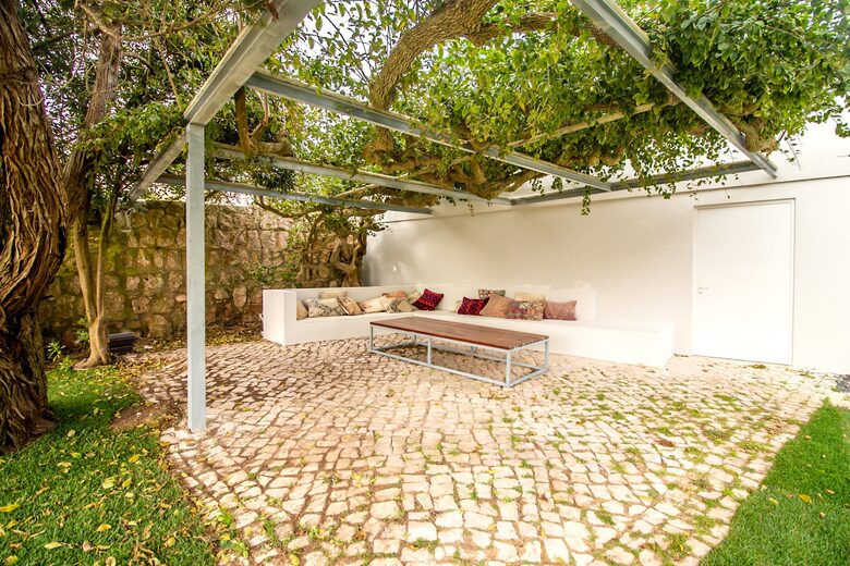 Contemporary Comfort Meets Rustic Charm by the Sea - Praia Da Maca, Colares, Portugal