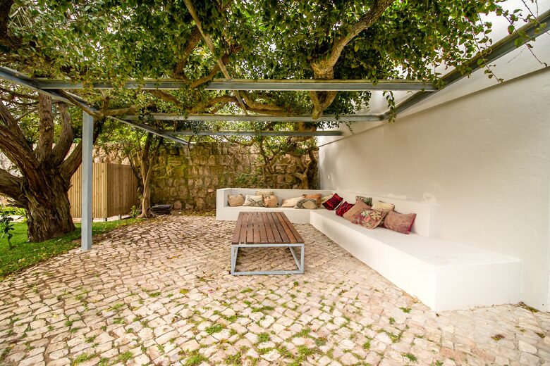Contemporary Comfort Meets Rustic Charm by the Sea - Praia Da Maca, Colares, Portugal