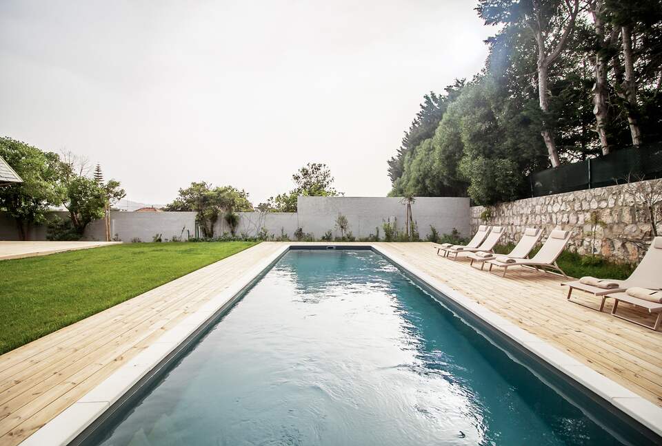 Contemporary Comfort Meets Rustic Charm by the Sea - Praia Da Maca, Colares, Portugal
