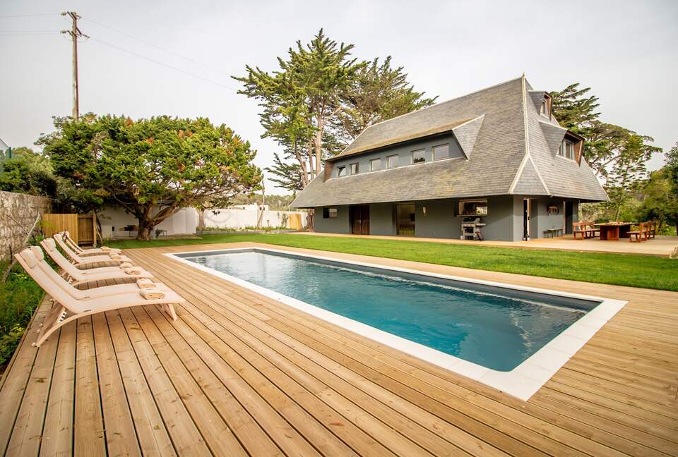 Contemporary Comfort Meets Rustic Charm by the Sea - Praia Da Maca, Colares, Portugal