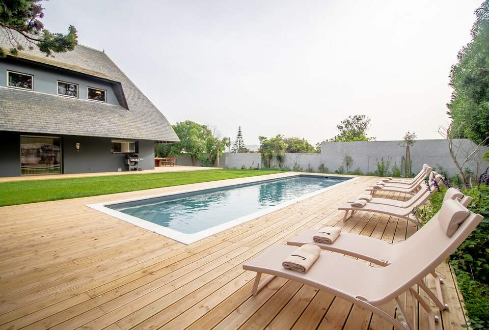 Contemporary Comfort Meets Rustic Charm by the Sea - Praia Da Maca, Colares, Portugal