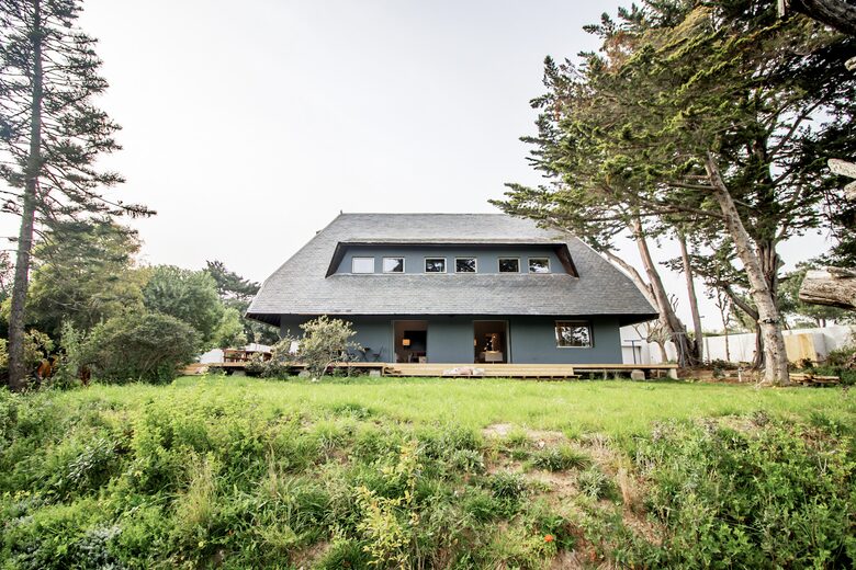 Contemporary Comfort Meets Rustic Charm by the Sea - Praia Da Maca, Colares, Portugal