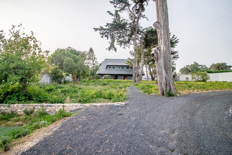 Contemporary Comfort Meets Rustic Charm by the Sea - Praia Da Maca, Colares, Portugal