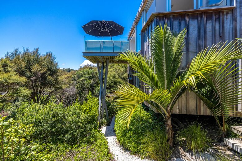 Ten Tawa - Oneroa, Waiheke Island, New Zealand