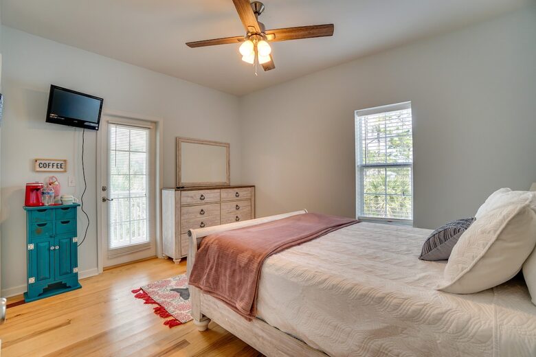 Family Tides Bungalow - Santa Rosa Beach, Florida