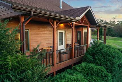 Wisconsin Hillside Lodge - Baraboo, Wisconsin