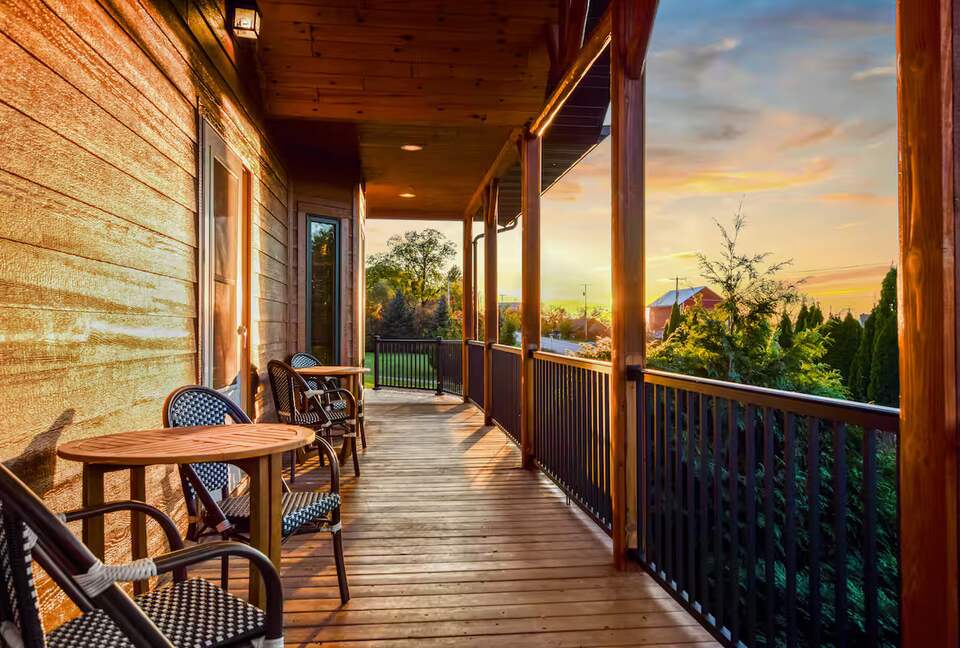 Wisconsin Hillside Lodge - Baraboo, Wisconsin