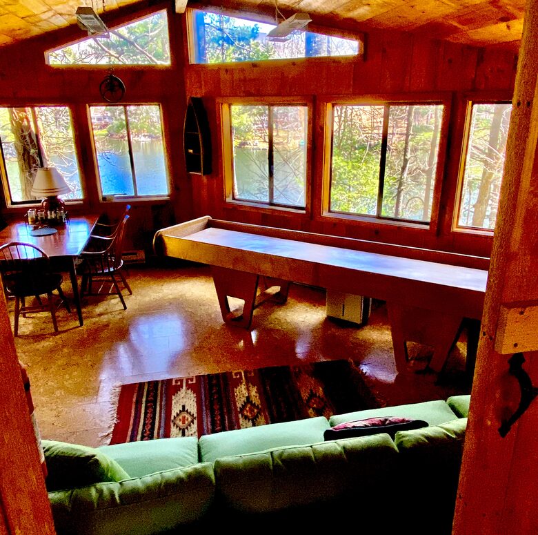 Luxury Treehouse at Water’s Edge - Sapphire, North Carolina