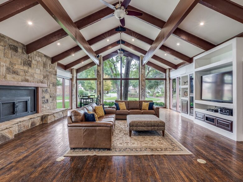 Expansive Dallas Retreat with Outdoor Paradise - Irving, Texas
