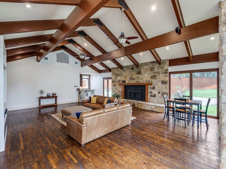 Expansive Dallas Retreat with Outdoor Paradise - Irving, Texas