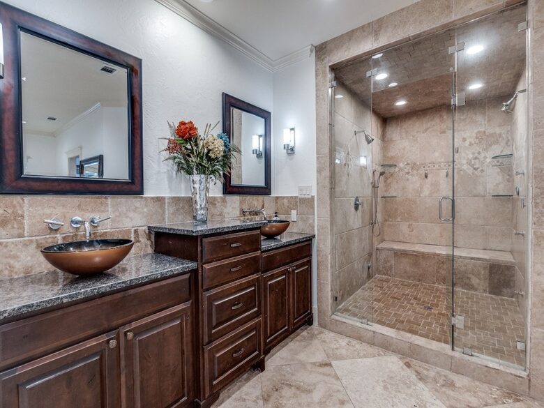 Expansive Dallas Retreat with Outdoor Paradise - Irving, Texas