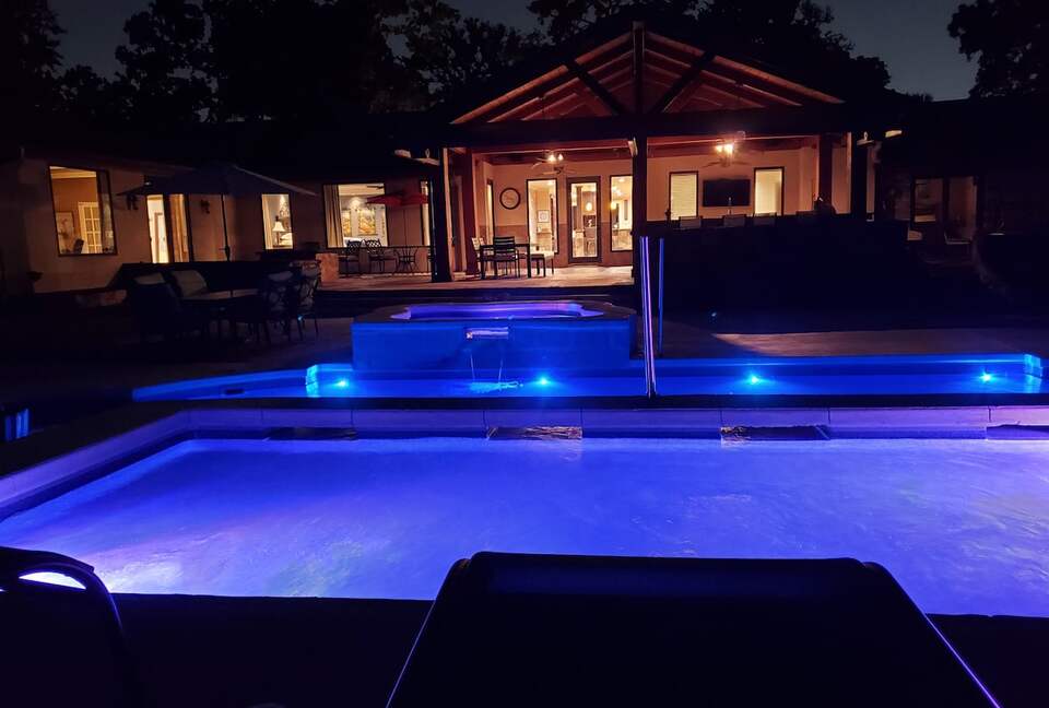 Expansive Dallas Retreat with Outdoor Paradise - Irving, Texas