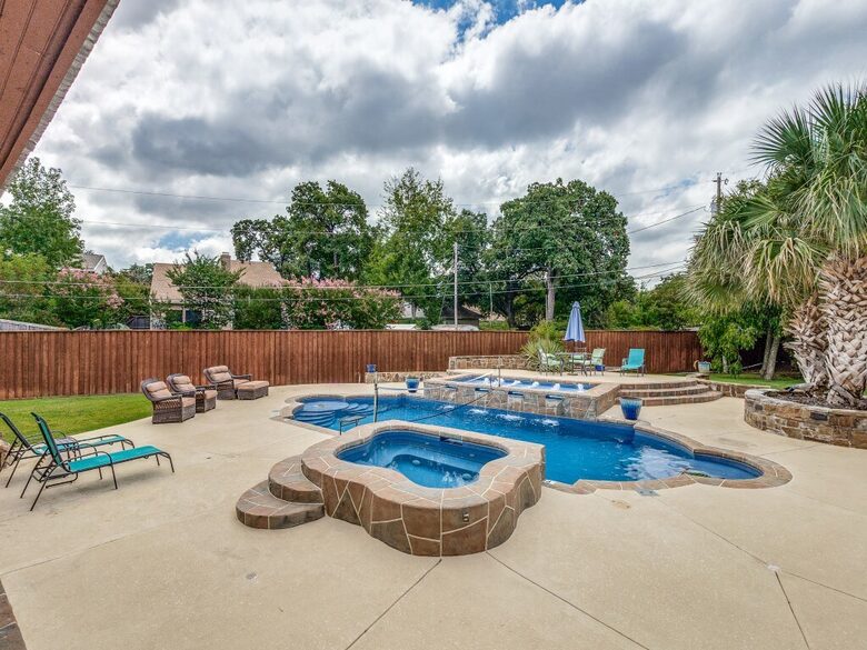 Expansive Dallas Retreat with Outdoor Paradise - Irving, Texas