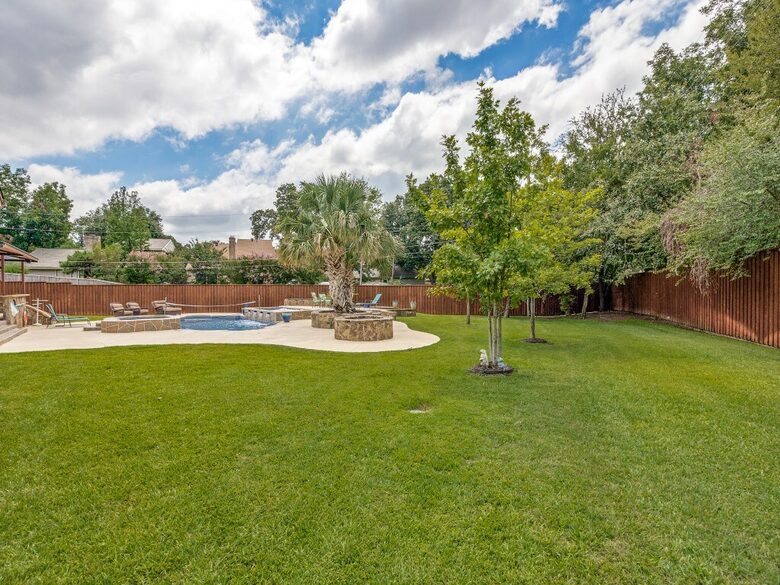 Expansive Dallas Retreat with Outdoor Paradise - Irving, Texas