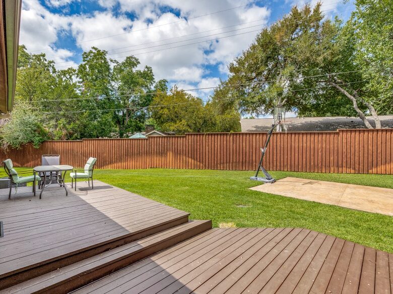 Expansive Dallas Retreat with Outdoor Paradise - Irving, Texas