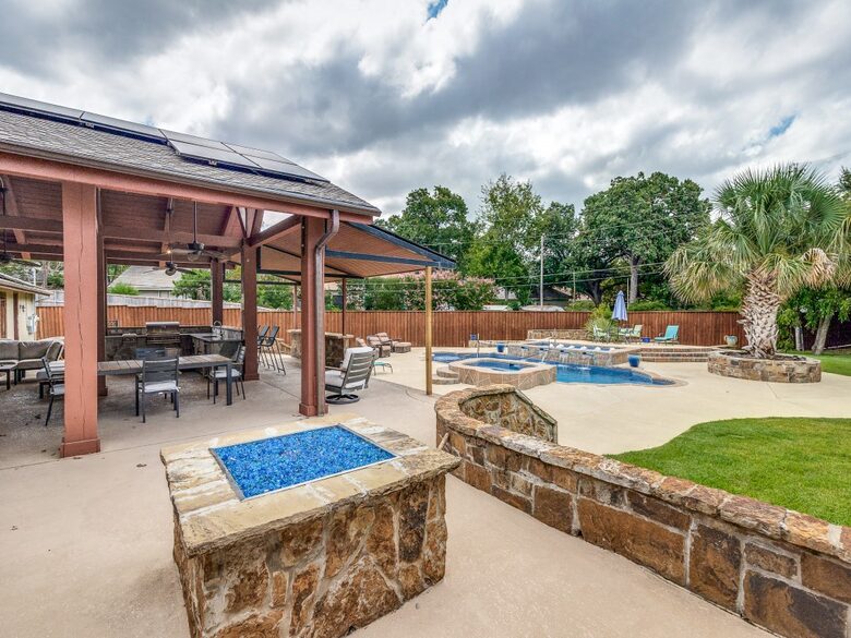 Expansive Dallas Retreat with Outdoor Paradise - Irving, Texas
