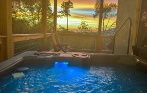 TIMBER RIDGE RETREAT-with Private Theater, Hot Tub & Game Room, Mountain Views - Mars Hill, North Carolina