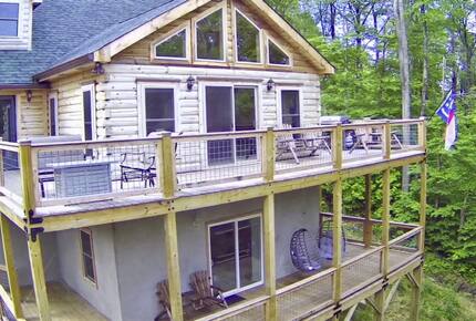 TIMBER RIDGE RETREAT-with Private Theater, Hot Tub & Game Room, Mountain Views - Mars Hill, North Carolina