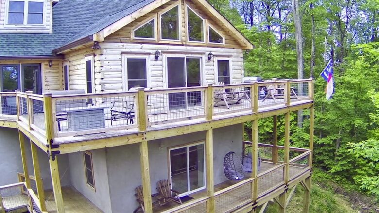 TIMBER RIDGE RETREAT-with Private Theater, Hot Tub & Game Room, Mountain Views - Mars Hill, North Carolina