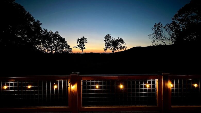 TIMBER RIDGE RETREAT-with Private Theater, Hot Tub & Game Room, Mountain Views - Mars Hill, North Carolina