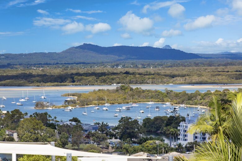 Stunning Duplex with Rooftop Terrace - Noosa, Australia