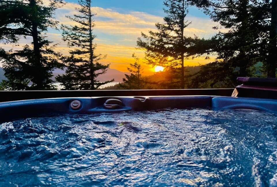 Huge Cabin with Best View on Orcas - Eastsound, Washington