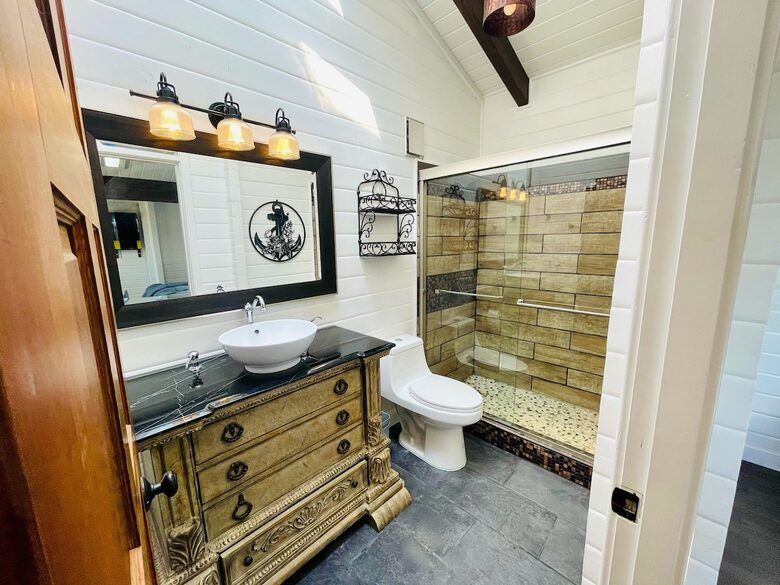 Huge Cabin with Best View on Orcas - Eastsound, Washington