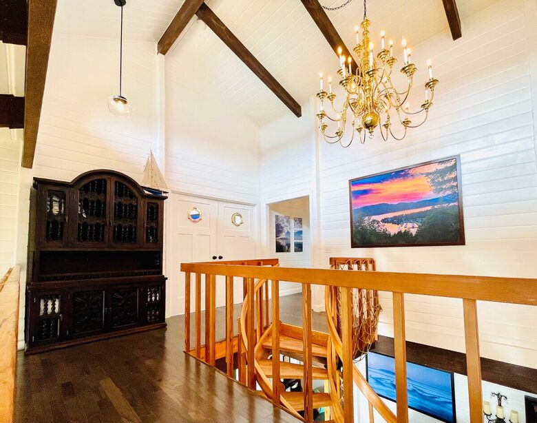 Huge Cabin with Best View on Orcas - Eastsound, Washington